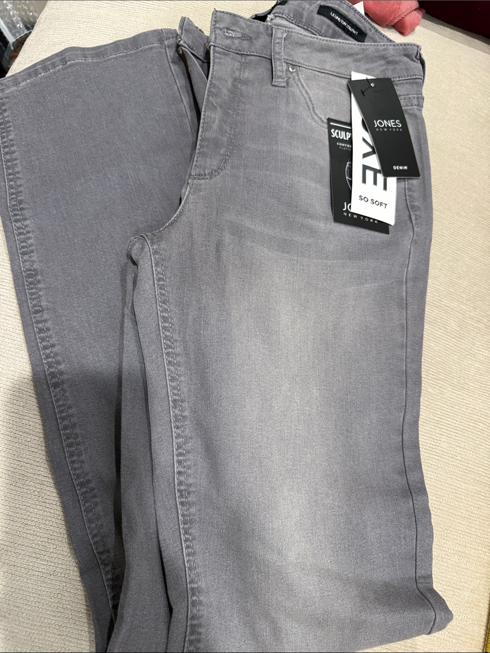 New Women’s jeans in a size 6